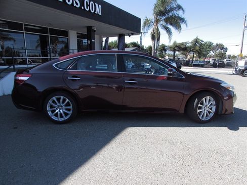 Used 2014 Toyota Avalon Limited w/ Technology Package FWD image 7