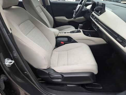 Used 2023 Honda HR-V LX image 11