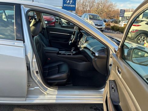 Used 2024 Nissan Altima 2.5 SR image 18