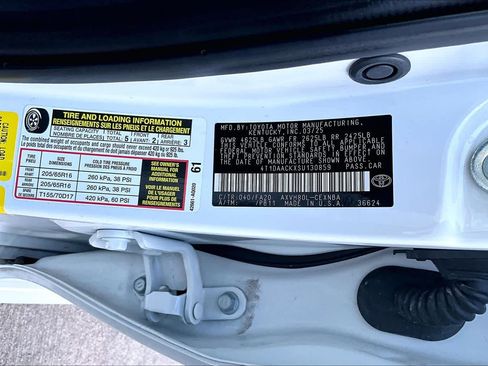 Used 2025 Toyota Camry LE FWD image 34