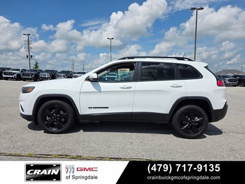 Used 2021 Jeep Cherokee Latitude Plus FWD image 4