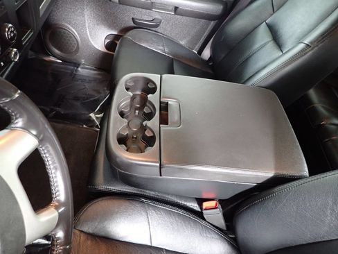 Used 2009 GMC Sierra 1500 SLE w/ Power Pack Plus AWD/4WD image 25