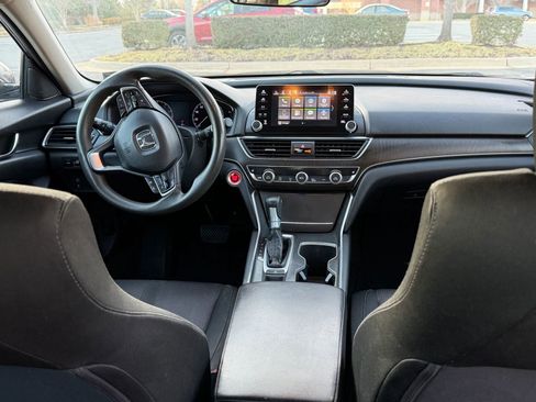 Used 2018 Honda Accord EX image 10