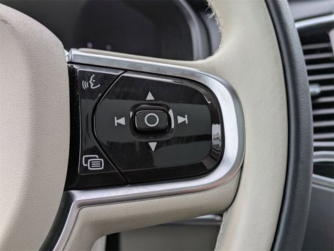 Certified 2025 Volvo XC90 B6 Ultra w/ Lounge Package image 36