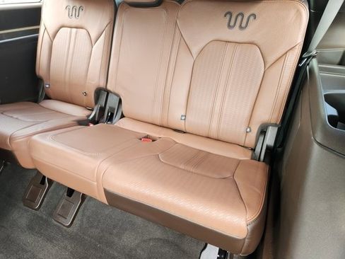 Used 2024 Ford Expedition King Ranch image 31