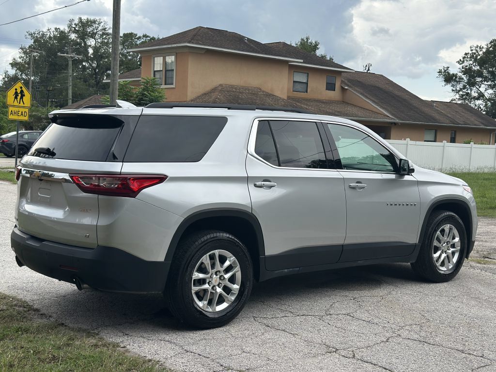 Used 2020 Chevrolet Traverse LT FWD image 17