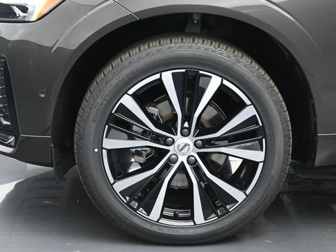 New 2025 Volvo XC60 B5 Plus w/ Protection Package Premier image 30