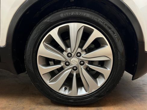 Used 2020 Buick Encore Preferred FWD image 11