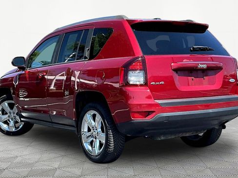 Used 2014 Jeep Compass Latitude w/ Sun/Sound Group AWD/4WD image 4