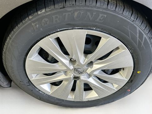 Used 2024 Nissan Sentra S FWD image 11