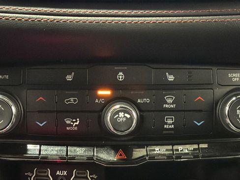 Used 2022 Dodge Durango R/T w/ Blacktop Package AWD/4WD image 17