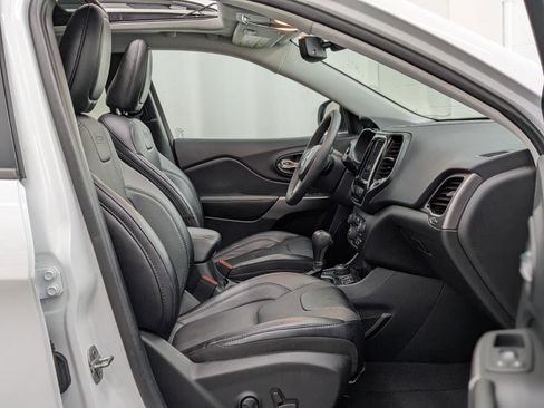 Used 2022 Jeep Cherokee Limited image 25