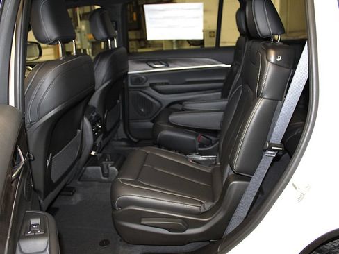 New 2026 Jeep Grand Cherokee L Limited w/ MOPAR Finishing Package AWD/4WD image 27
