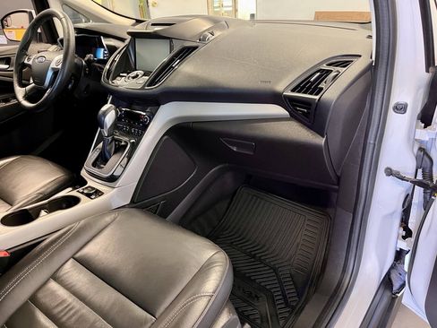 Used 2015 Ford C-MAX Energi SEL w/ Equipment Group 303A FWD image 18
