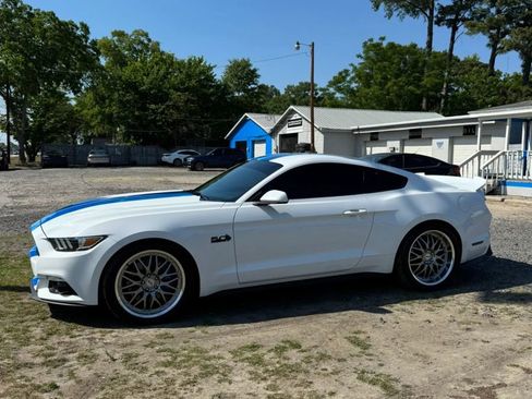 Used 2016 Ford Mustang GT RWD image 5