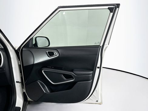 Used 2024 Kia Soul LX w/ Option Group 015 image 30