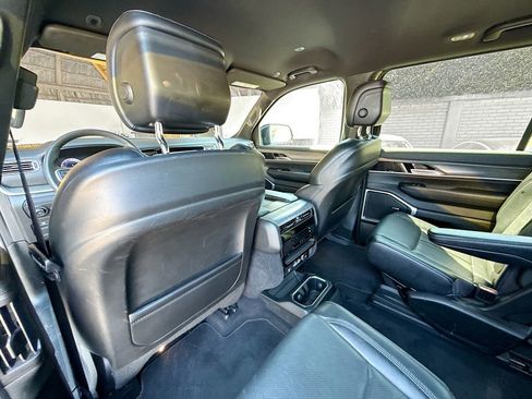 Used 2024 Jeep Wagoneer Series II image 27