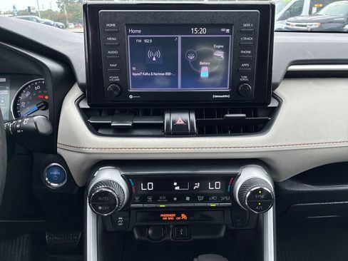 Used 2021 Toyota RAV4 XLE image 18