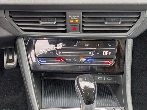 Used 2025 Volkswagen Jetta Sport image 24