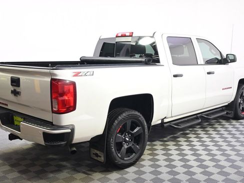 Used 2018 Chevrolet Silverado 1500 LTZ Z71 w/ Redline Edition AWD/4WD image 7