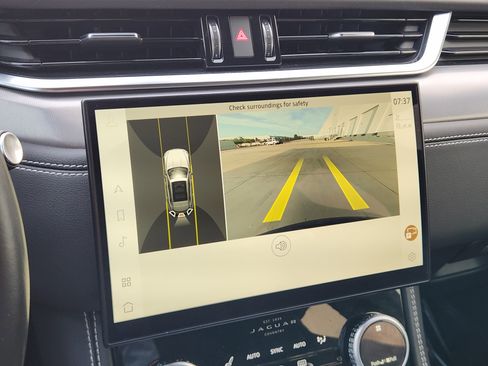 Certified 2023 Jaguar F-PACE R-Dynamic S AWD/4WD image 20