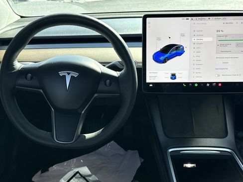 Used 2021 Tesla Model 3 Standard Range Plus image 3