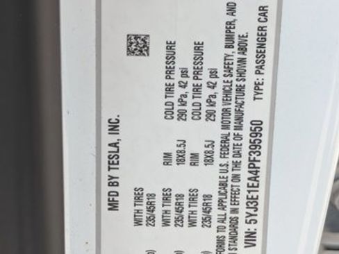Used 2023 Tesla Model 3 Standard Range image 15