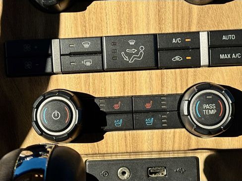 Used 2011 Ford F150 Lariat w/ Lariat Plus Pkg image 13