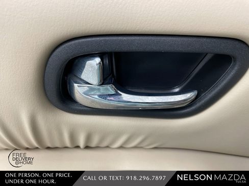 Used 2017 Nissan Armada Platinum w/ Interior Lighting Package image 35