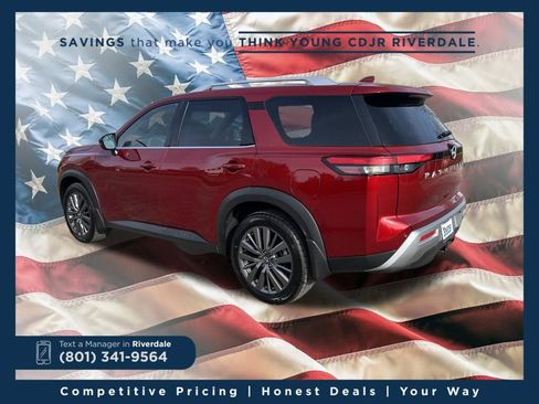 Used 2023 Nissan Pathfinder SL w/ SL Premium Package image 3