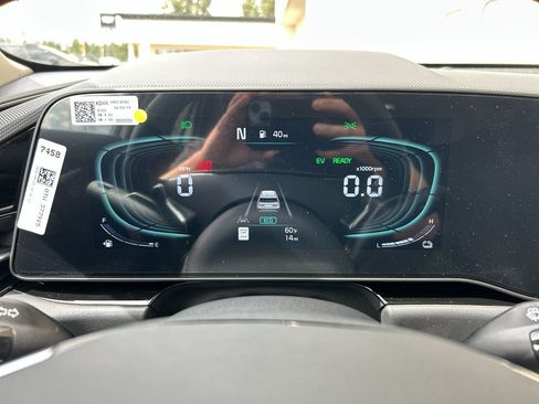 New 2026 Kia Niro EX FWD image 25