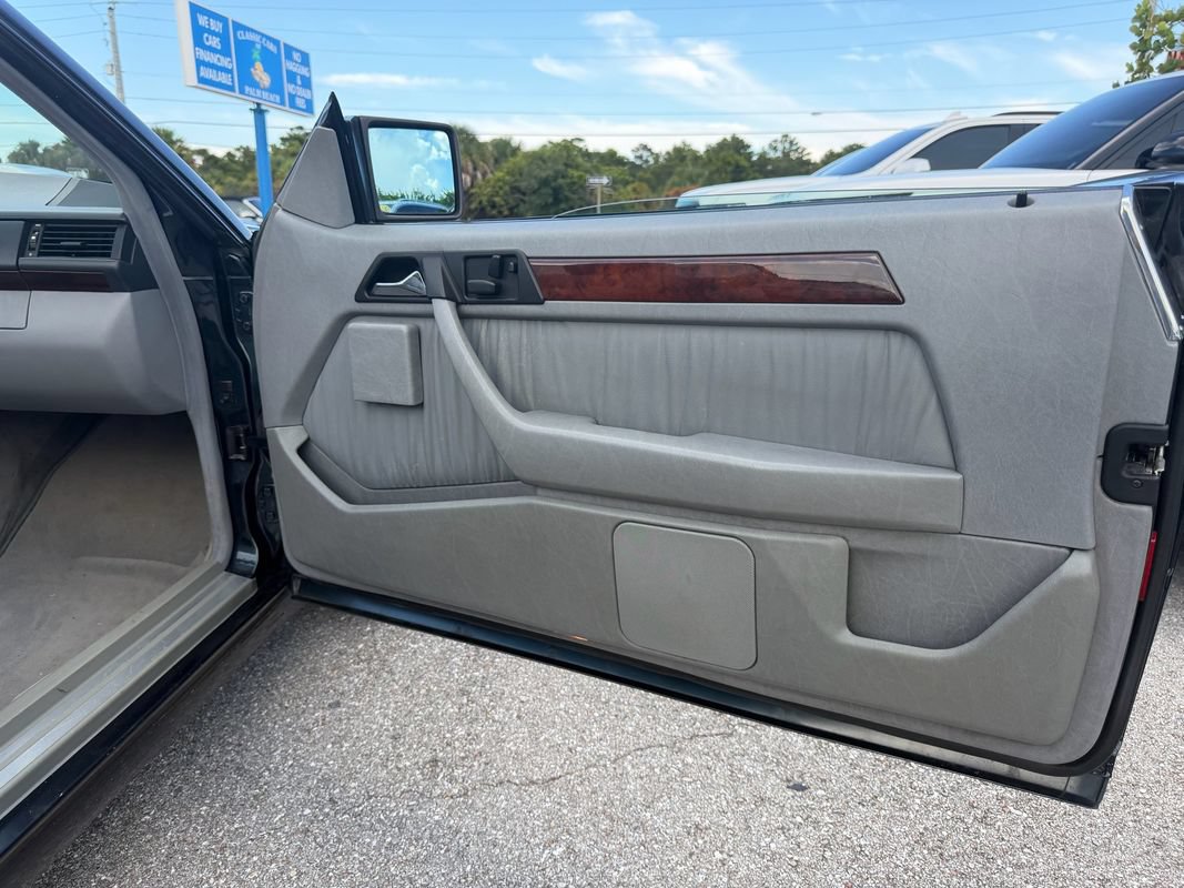 Used 1995 Mercedes-Benz E 320 Convertible image 12