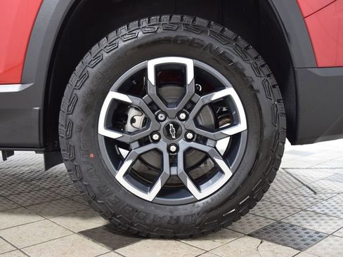 New 2026 Chevrolet Equinox ACTIV w/ Convenience Package III AWD/4WD image 24