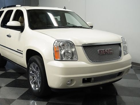 Used 2009 GMC Yukon Denali image 14