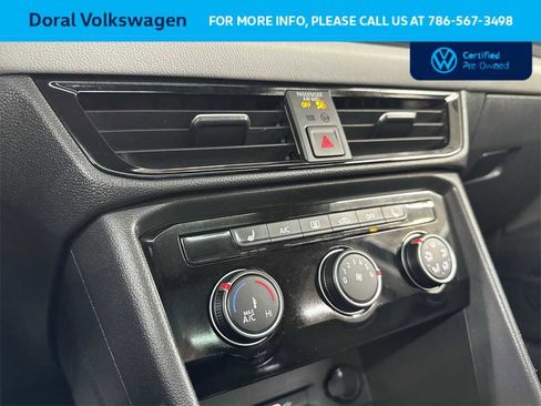 Used 2023 Volkswagen Taos SE w/ Panoramic Sunroof Package image 20