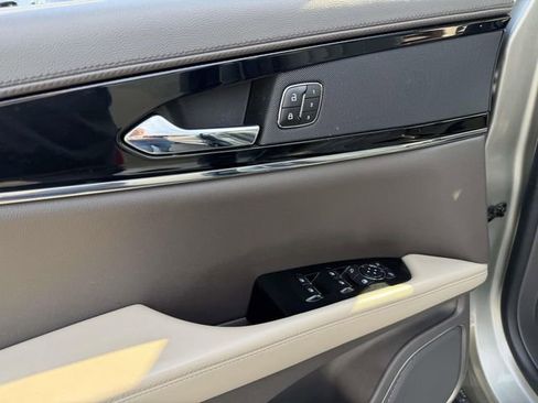 Used 2023 Lincoln Nautilus Reserve image 17