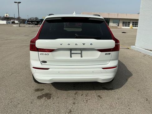 Used 2022 Volvo XC60 B5 Momentum image 20