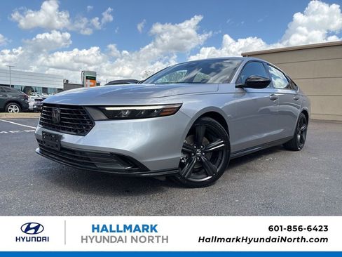 Used 2023 Honda Accord Sport image 1