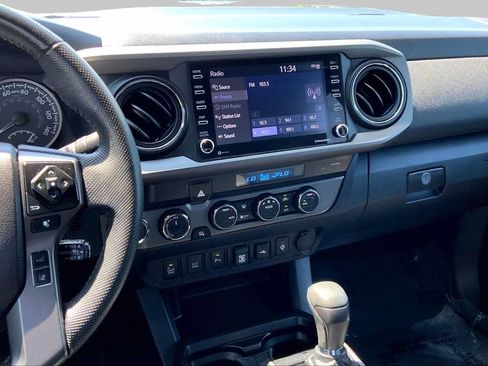 Used 2022 Toyota Tacoma TRD Sport w/ Technology Package AWD/4WD image 6