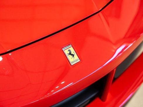 Used 2016 Ferrari 488 GTB RWD image 12