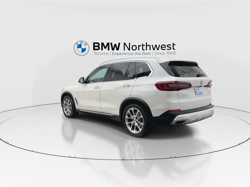 Used 2022 BMW X5 xDrive40i w/ Parking Assistance Package image 12