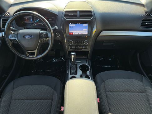 Used 2019 Ford Explorer XLT w/ Equipment Group 201A image 10