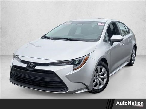 Used 2025 Toyota Corolla LE image 1