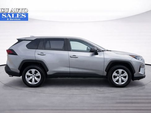 Used 2022 Toyota RAV4 LE image 7