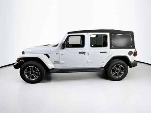 Used 2023 Jeep Wrangler Sahara w/ Cold Weather Group image 8