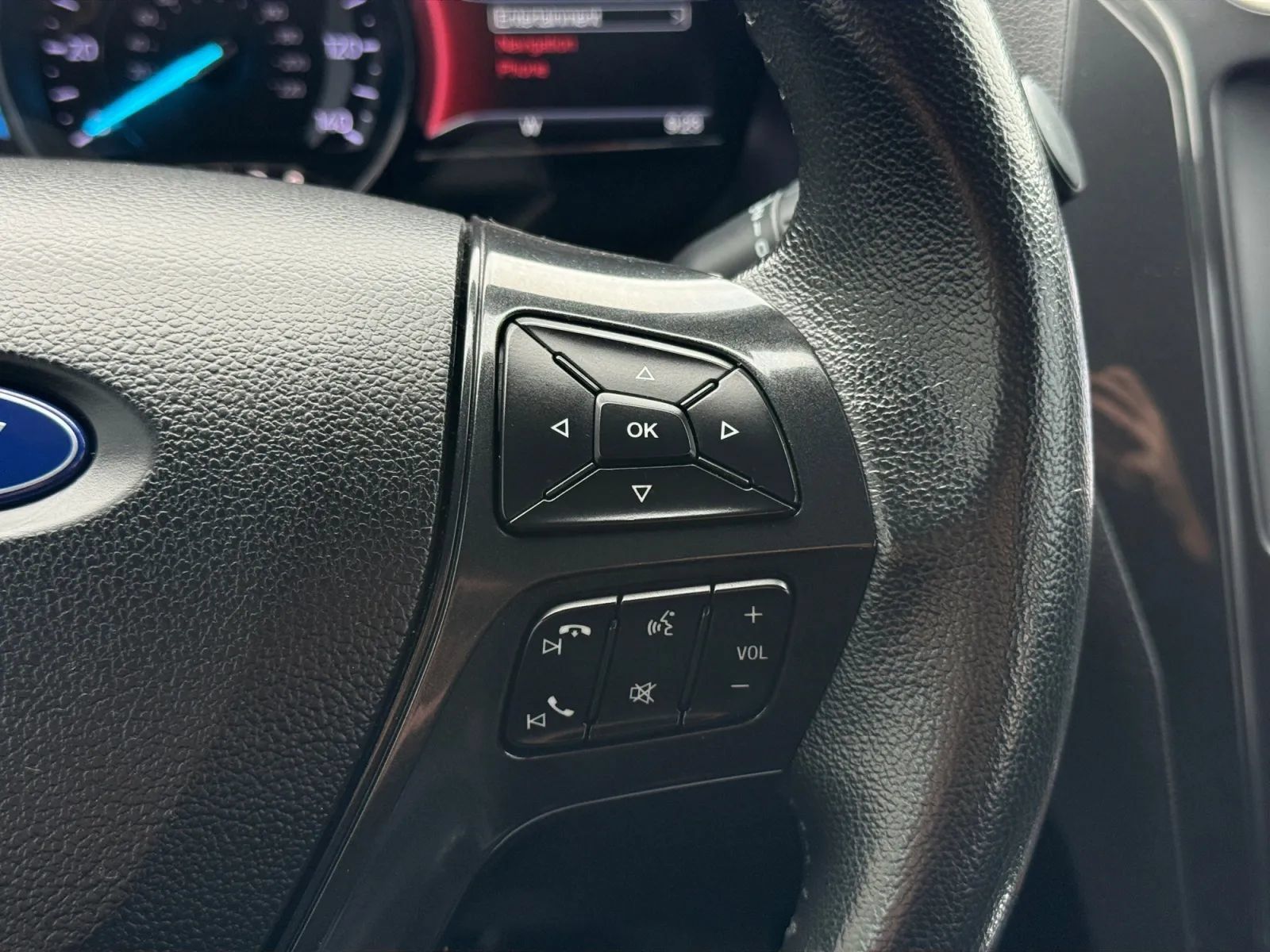Used 2019 Ford Explorer XLT w/ Equipment Group 202A AWD/4WD image 28