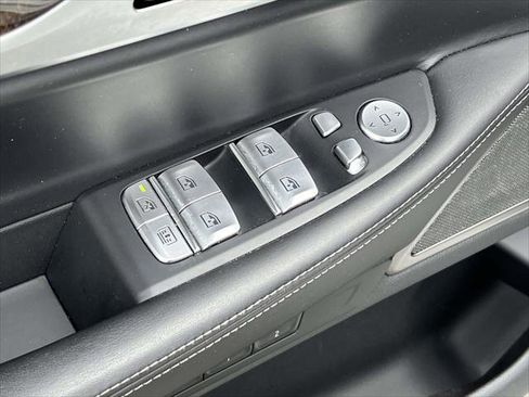 Used 2021 BMW 750i xDrive image 16