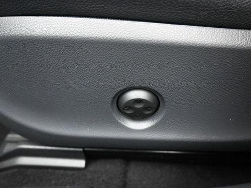 Used 2019 Mercedes-Benz GLA 250 4MATIC image 13