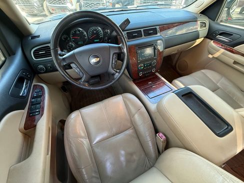 Used 2008 Chevrolet Tahoe LTZ w/ LTZ Preferred Equipment Group AWD/4WD image 5