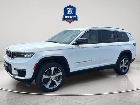 Used 2023 Jeep Grand Cherokee L Limited AWD/4WD image 3